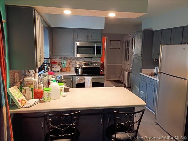 17 Martin Drive, New Albany, IN 47150