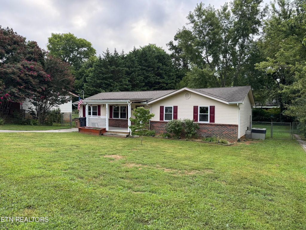 4900 Palmwood Drive, Knoxville, TN 37921