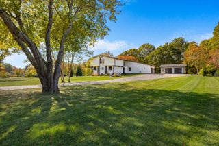 75 Montauk Avenue, Stonington, CT 06378