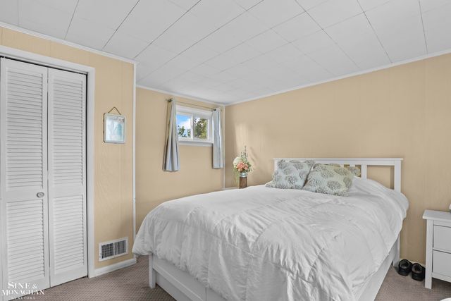 16532 Rosemary Street, Fraser, MI 48026