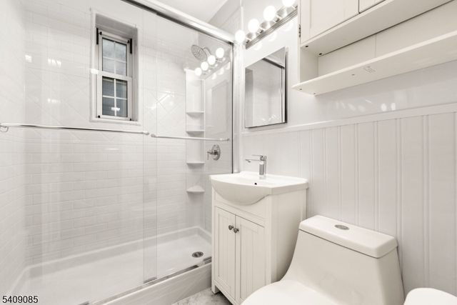 8450 Blvd East 1H, North Bergen Twp., NJ 07047