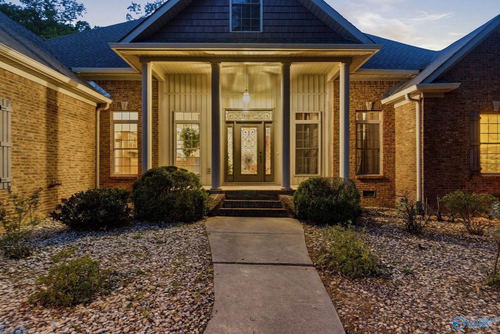155E Vicki Lane, Owens Cross Roads, AL 35763