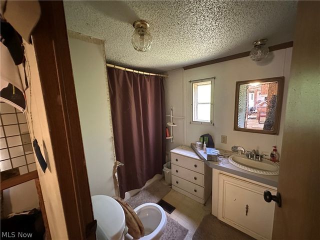 10056 Lawndell Road SW, Navarre, OH 44662