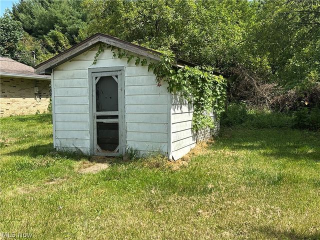 10056 Lawndell Road SW, Navarre, OH 44662