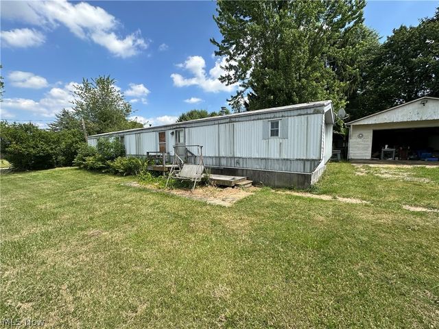10056 Lawndell Road SW, Navarre, OH 44662