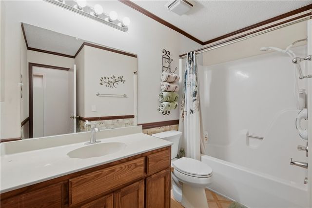 7 Grisham Lane, Bella Vista, AR 72715