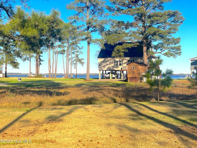 326 Woodstock Lane, Belhaven, NC 27810