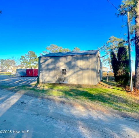 326 Woodstock Lane, Belhaven, NC 27810