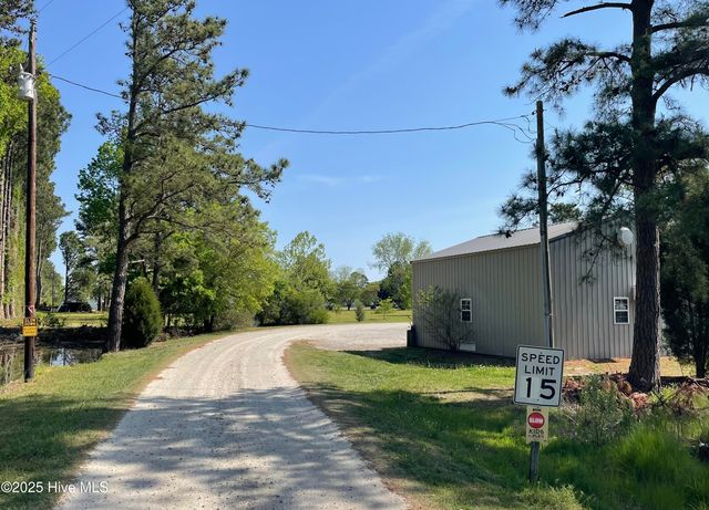 326 Woodstock Lane, Belhaven, NC 27810