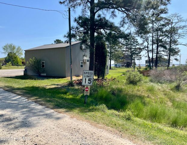 326 Woodstock Lane, Belhaven, NC 27810