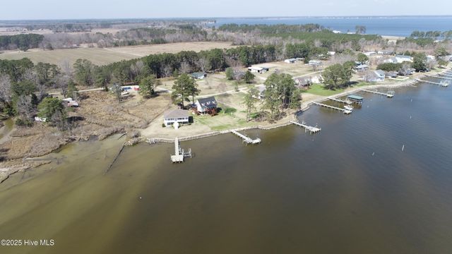 326 Woodstock Lane, Belhaven, NC 27810