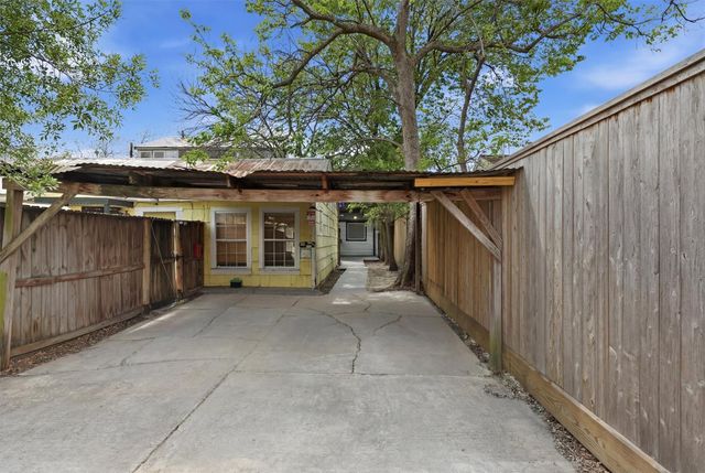 5313 Palmetto Street C, Houston, TX 77081