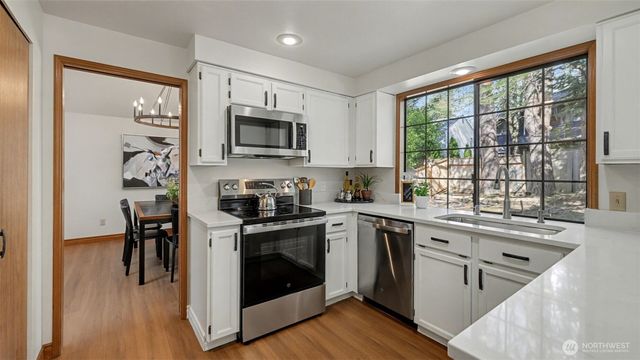 24238 SE 43rd Court, Sammamish, WA 98029