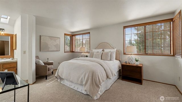 24238 SE 43rd Court, Sammamish, WA 98029