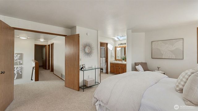 24238 SE 43rd Court, Sammamish, WA 98029