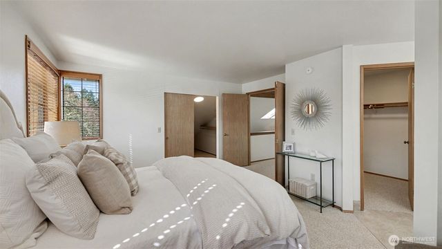 24238 SE 43rd Court, Sammamish, WA 98029