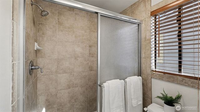 24238 SE 43rd Court, Sammamish, WA 98029