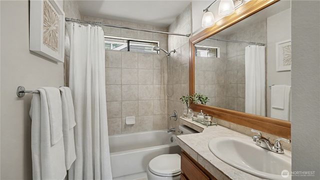 24238 SE 43rd Court, Sammamish, WA 98029
