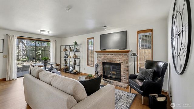 24238 SE 43rd Court, Sammamish, WA 98029