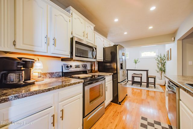 7106 Uranus Dr, Louisville, KY 40258
