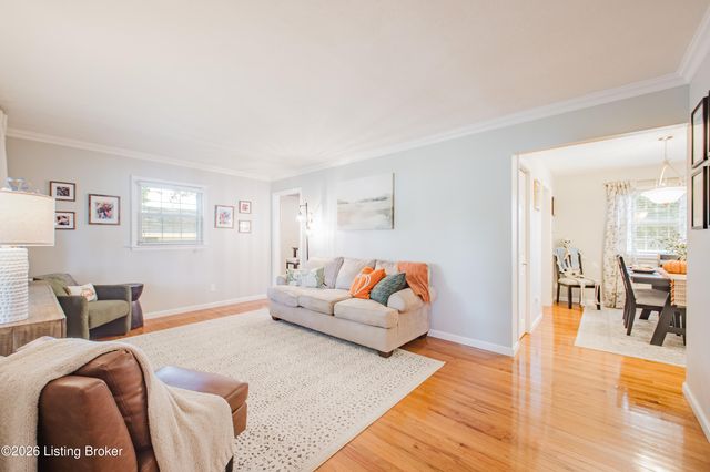 7106 Uranus Dr, Louisville, KY 40258