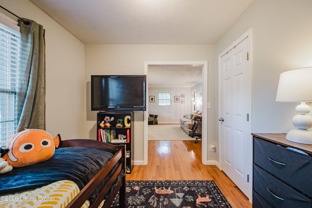 7106 Uranus Dr, Louisville, KY 40258