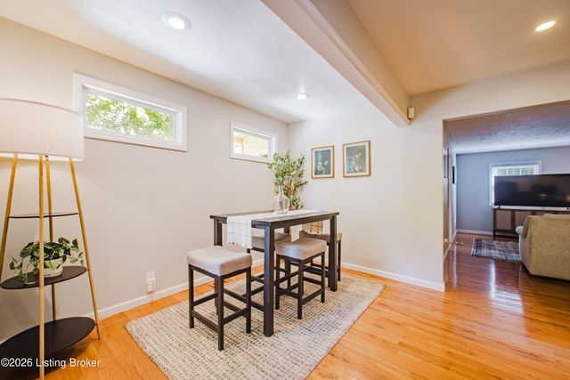 7106 Uranus Dr, Louisville, KY 40258