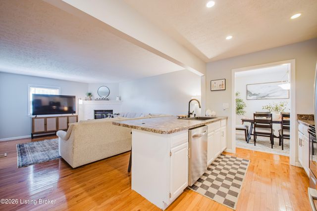 7106 Uranus Dr, Louisville, KY 40258