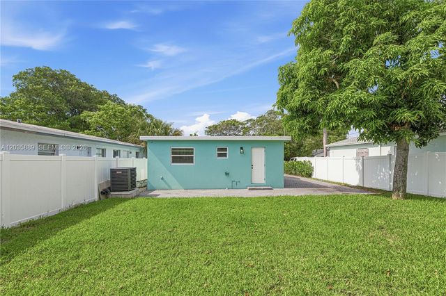 335 NE 12th Avenue, Boynton Beach, FL 33435