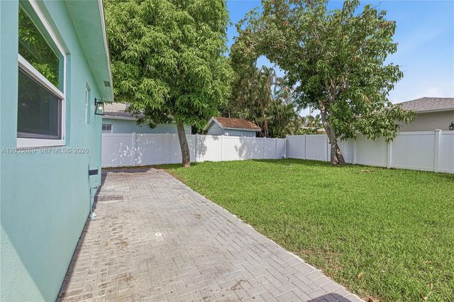 335 NE 12th Avenue, Boynton Beach, FL 33435