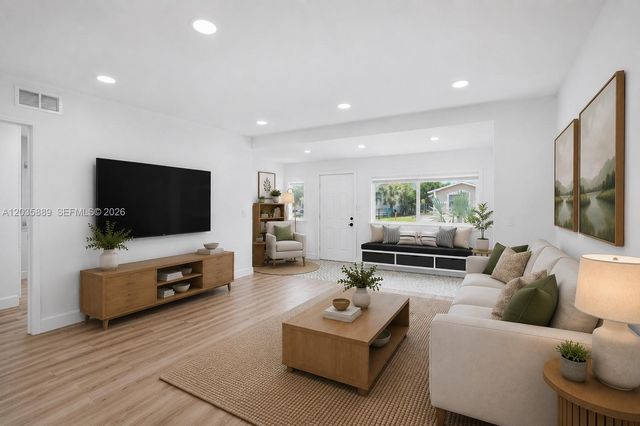 335 NE 12th Avenue, Boynton Beach, FL 33435