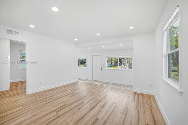 335 NE 12th Avenue, Boynton Beach, FL 33435