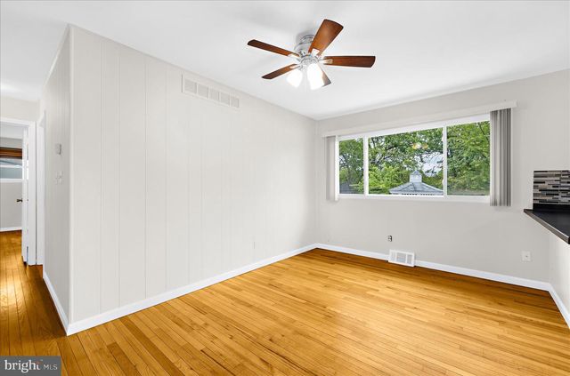 7969 CROWNSWAY, Glen Burnie, MD 21061