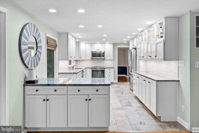 9006 NOMINI LN, Alexandria, VA 22309