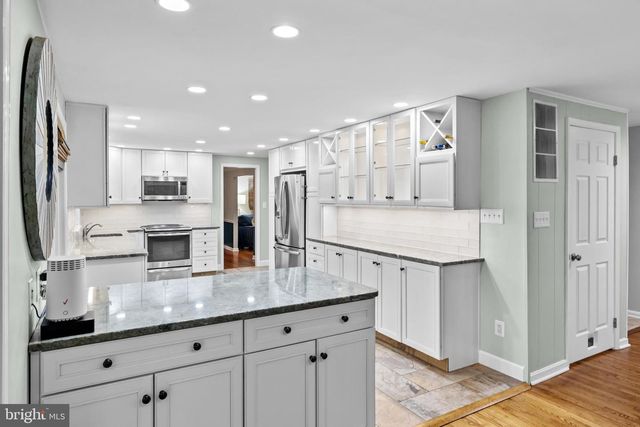 9006 NOMINI LN, Alexandria, VA 22309