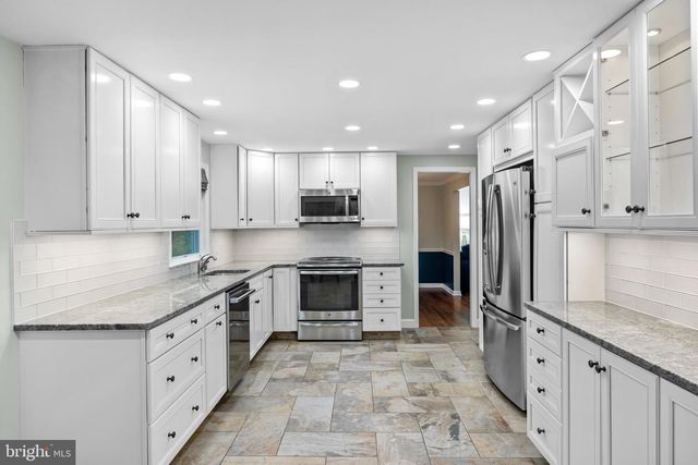 9006 NOMINI LN, Alexandria, VA 22309