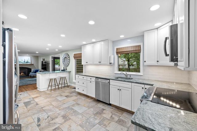 9006 NOMINI LN, Alexandria, VA 22309