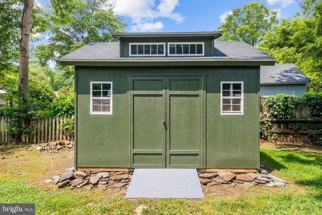 9006 NOMINI LN, Alexandria, VA 22309