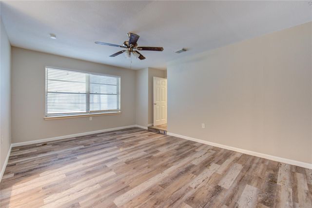 6430 Pirtlewood Circle, Houston, TX 77088