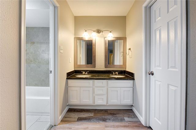 6430 Pirtlewood Circle, Houston, TX 77088