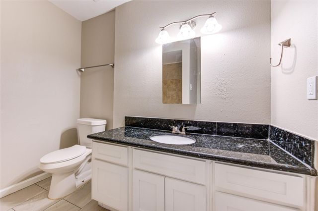 6430 Pirtlewood Circle, Houston, TX 77088