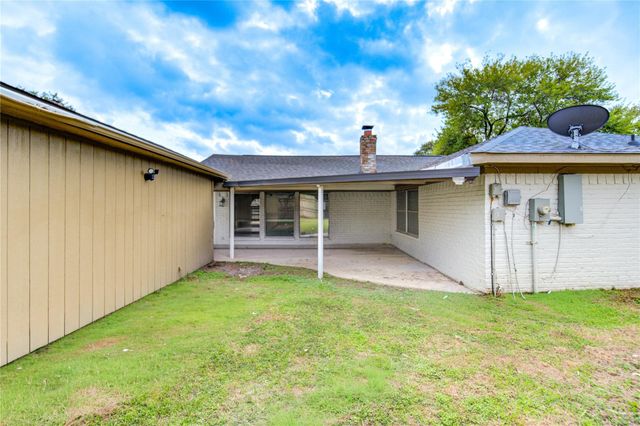 6430 Pirtlewood Circle, Houston, TX 77088