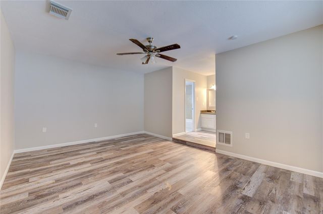 6430 Pirtlewood Circle, Houston, TX 77088