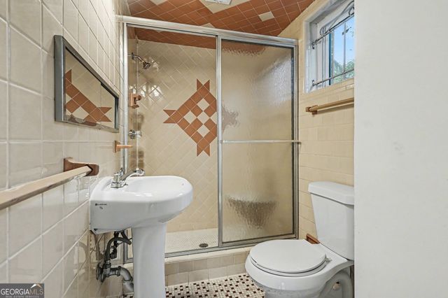 2615 Glenvalley Drive, Decatur, GA 30032