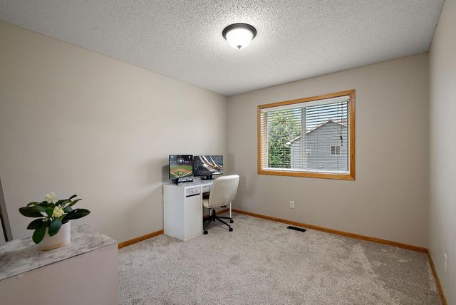 7331 Lamont Avenue NE, Albertville, MN 55301