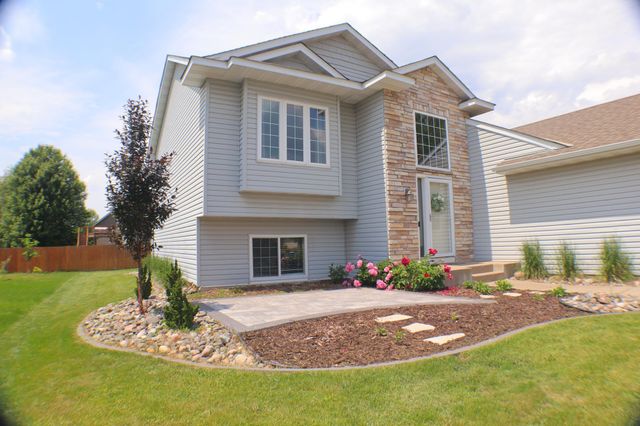 7331 Lamont Avenue NE, Albertville, MN 55301