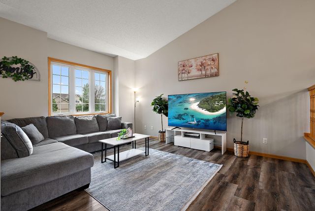 7331 Lamont Avenue NE, Albertville, MN 55301