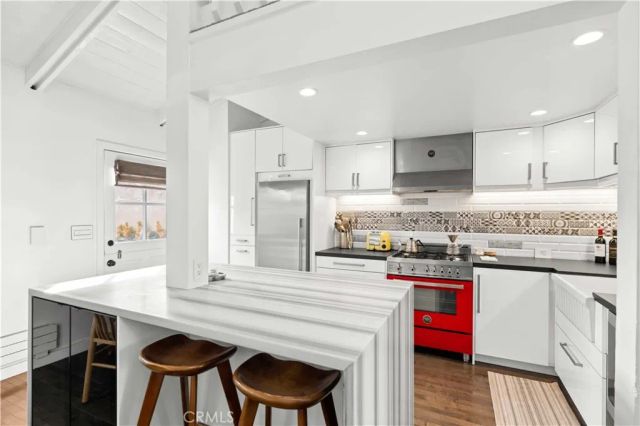 1143 Catalina Street, Laguna Beach, CA 92651