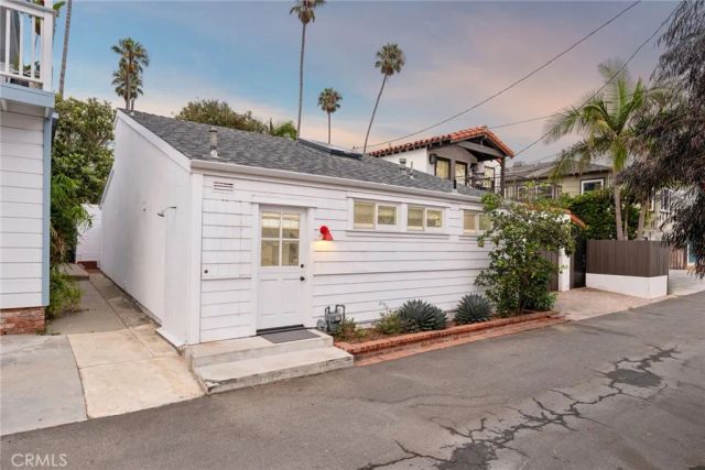 1143 Catalina Street, Laguna Beach, CA 92651