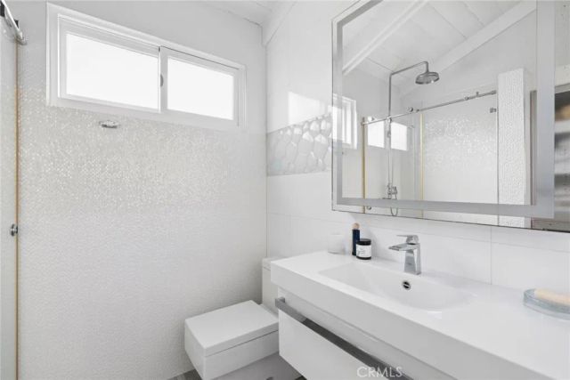 1143 Catalina Street, Laguna Beach, CA 92651